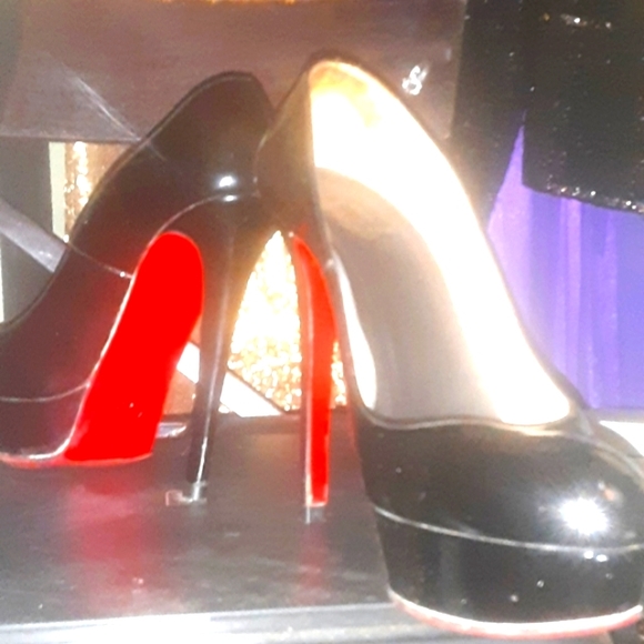 Sold christian Louboutins the Bianca - Picture 2 of 14